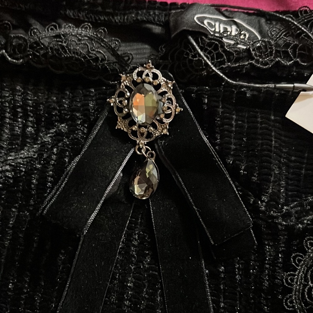 black lace top cute rhinestone in the middle